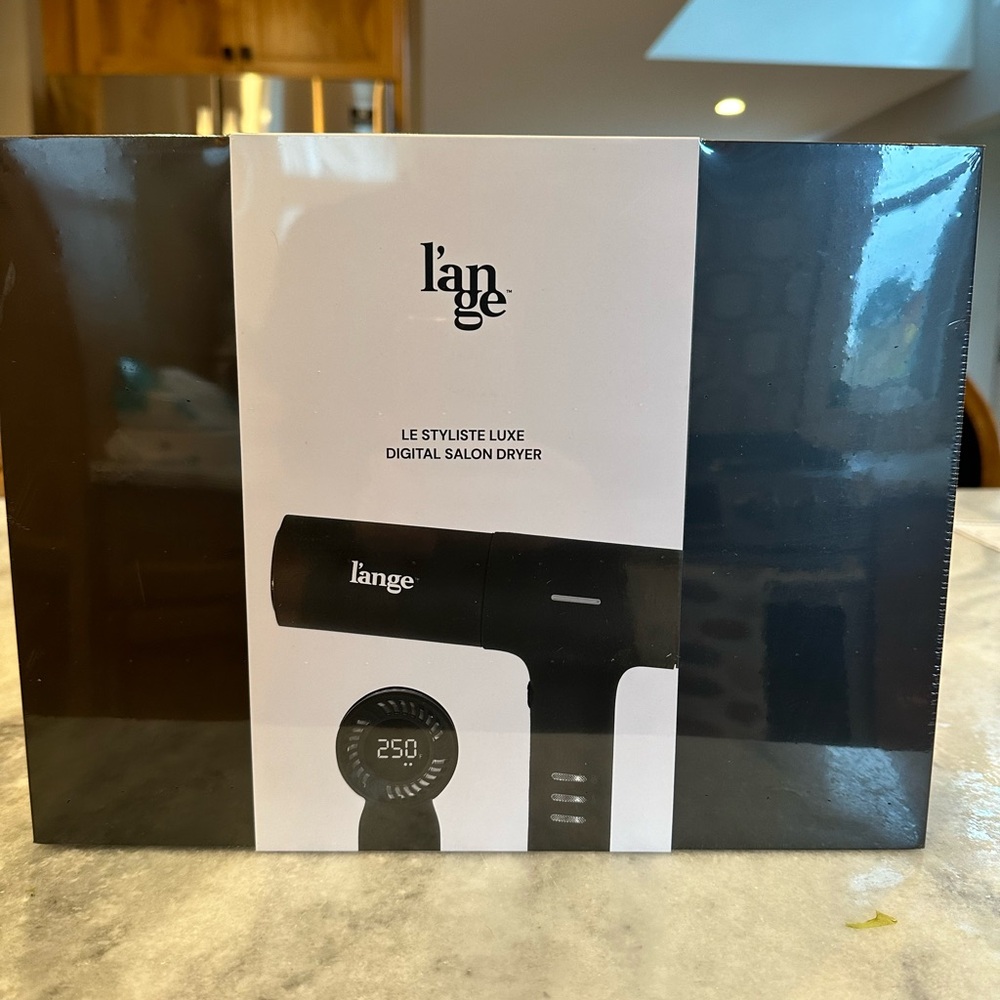 Lange Le styliste luxe digital salon dryer